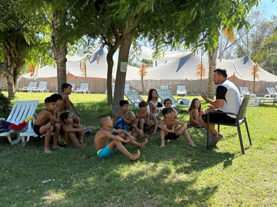 Campamento infantil en el Miguel de Luque / Alma Palomino
