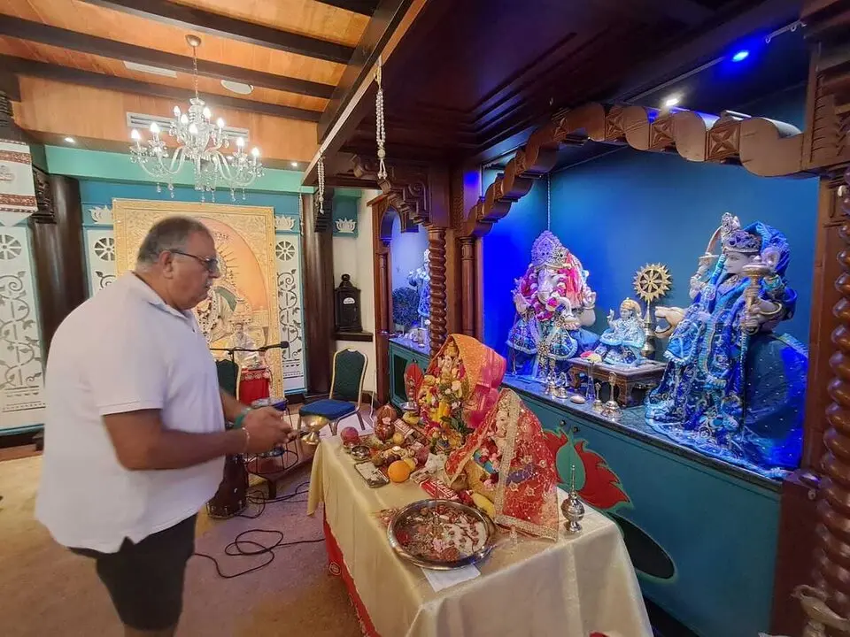 Aarti en honor a Ganesh / C&eacute;sar Mart&iacute;n
