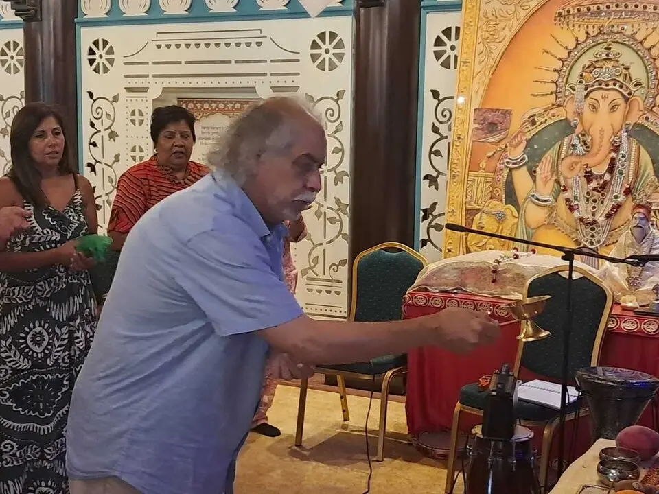 Aarti en honor a Ganesh / C&eacute;sar Mart&iacute;n