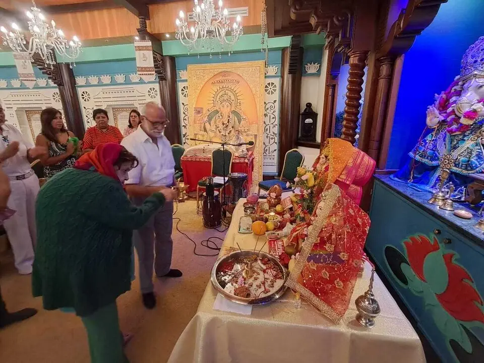 Aarti en honor a Ganesh / C&eacute;sar Mart&iacute;n