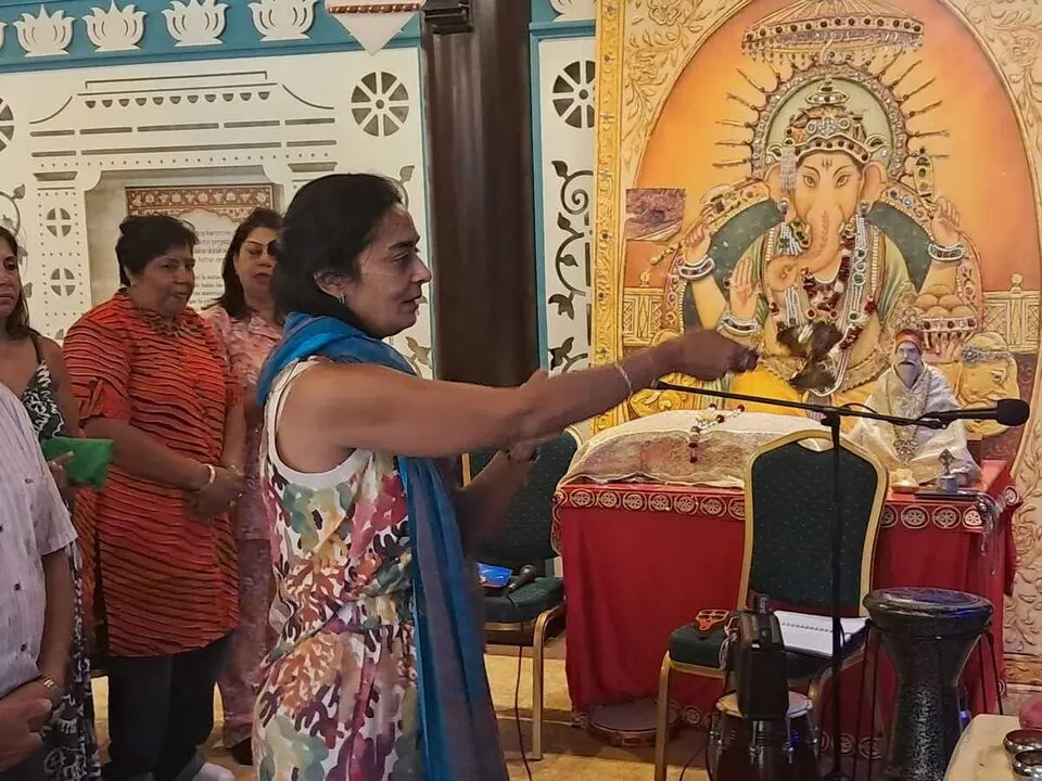 Aarti en honor a Ganesh / C&eacute;sar Mart&iacute;n