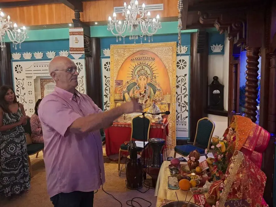 Aarti en honor a Ganesh / C&eacute;sar Mart&iacute;n