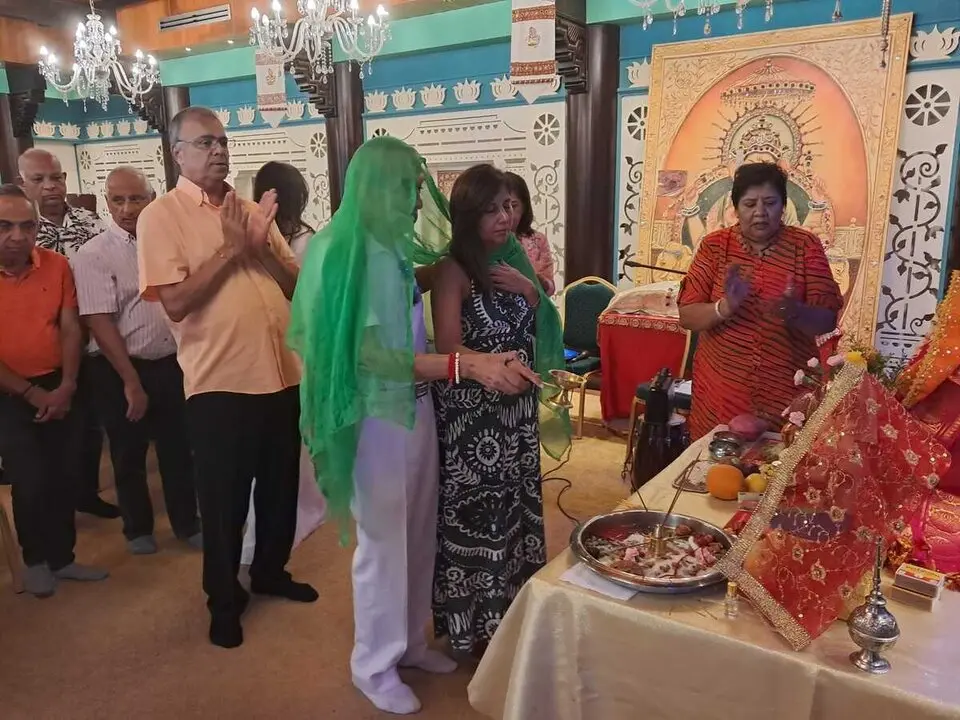 Aarti en honor a Ganesh / C&eacute;sar Mart&iacute;n