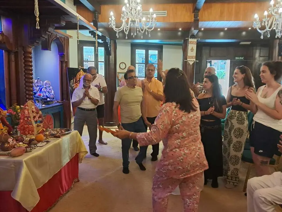 Aarti en honor a Ganesh / C&eacute;sar Mart&iacute;n