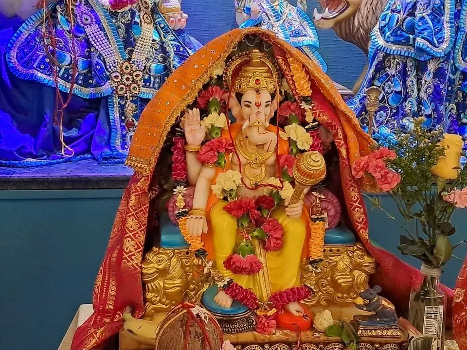 Aarti en honor a Ganesh / C&eacute;sar Mart&iacute;n