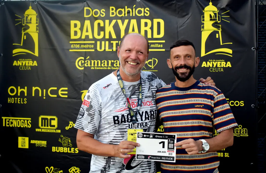 Recogida de dorsales de la 'Backyard Ultra Dos Bah&iacute;as' de Anyera Ceuta (15)
