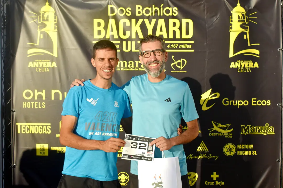 Recogida de dorsales de la 'Backyard Ultra Dos Bah&iacute;as' de Anyera Ceuta