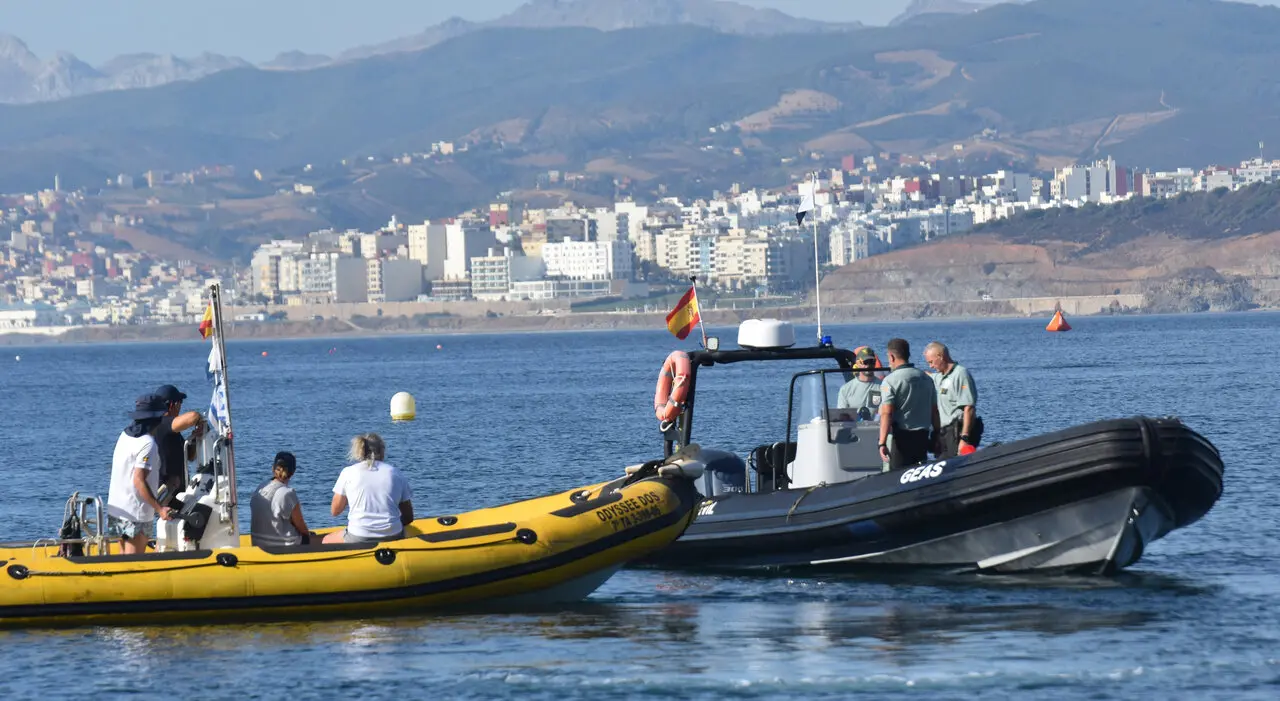 Traves&iacute;a a nado Ribera - Pineo (23)