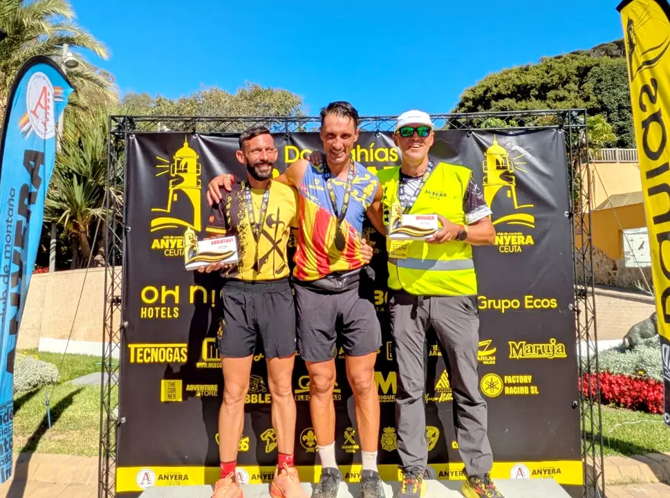 Podio de la Backyard ultra dos Bah&iacute;as de Ceuta. Foto: Rub&eacute;n B&aacute;ez