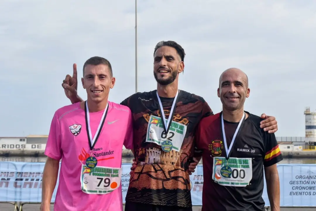 Podio masculino en el trail 'La Fortaleza'. Foto: Rafa B&aacute;ez