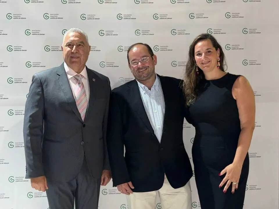 Gala Ben&eacute;fica de AECC / Alma Palomino