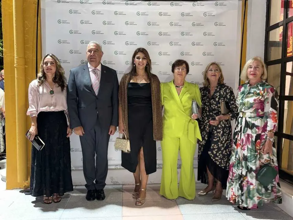 Gala Ben&eacute;fica de AECC / Alma Palomino
