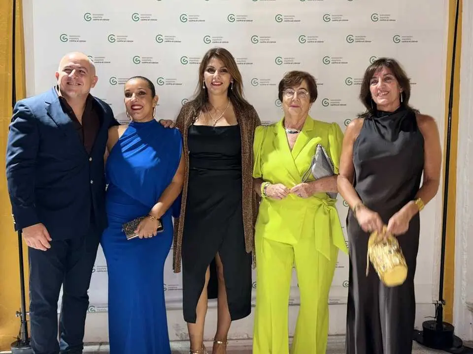 Gala Ben&eacute;fica de AECC / Alma Palomino