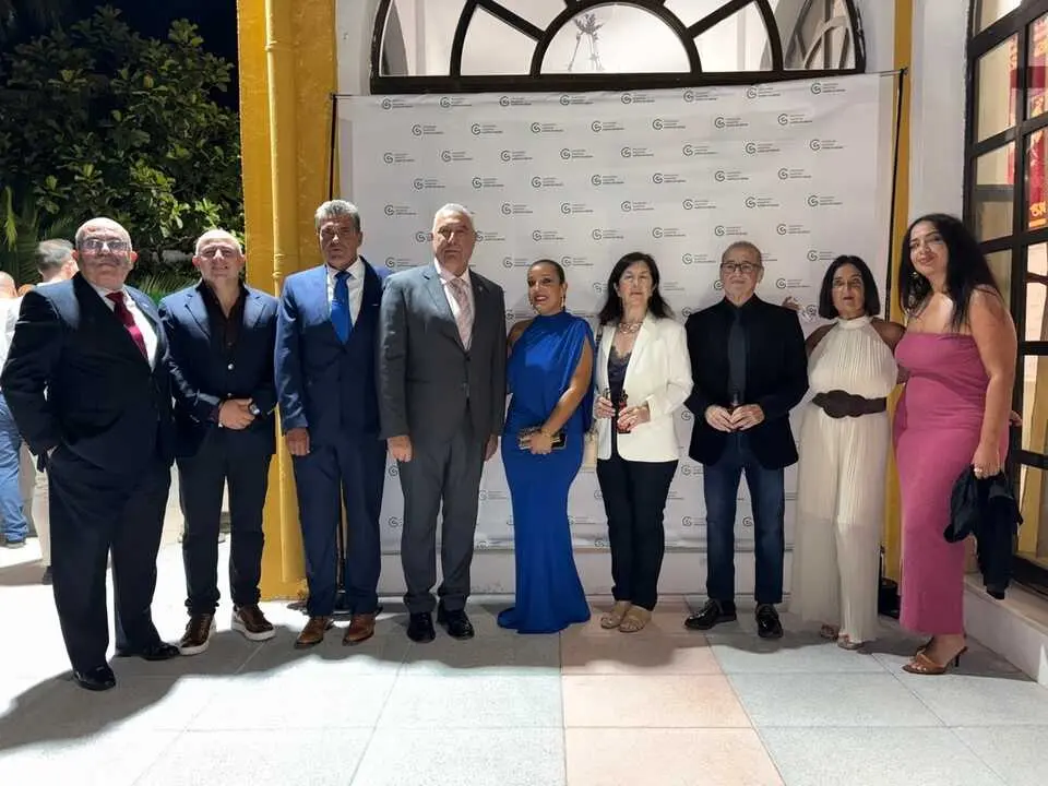 Gala Ben&eacute;fica de AECC / Alma Palomino