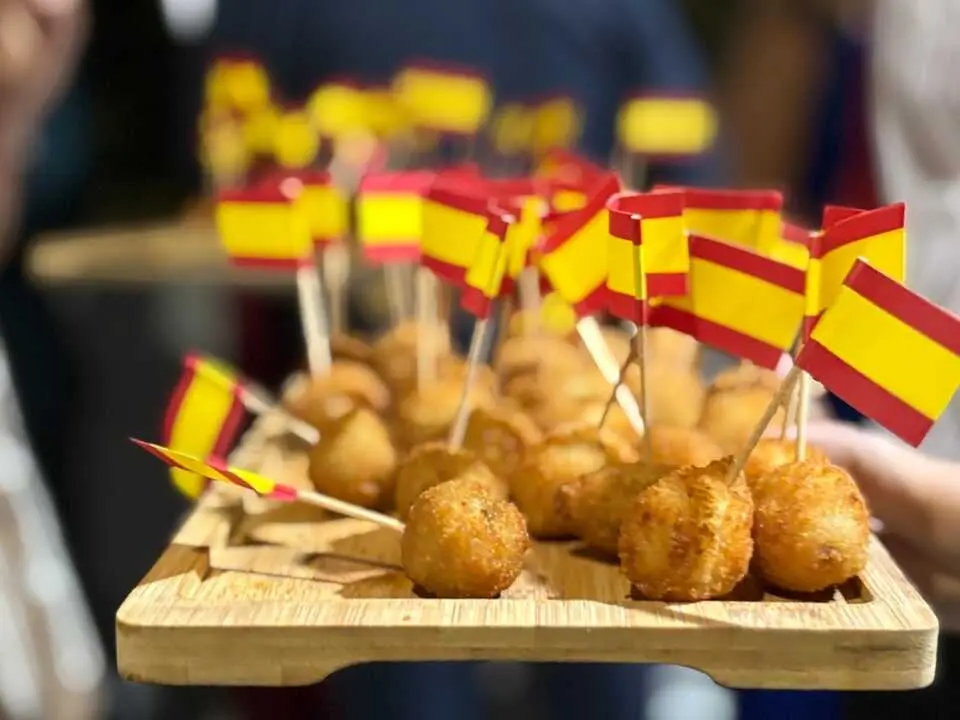Gala Ben&eacute;fica de AECC / Alma Palomino
