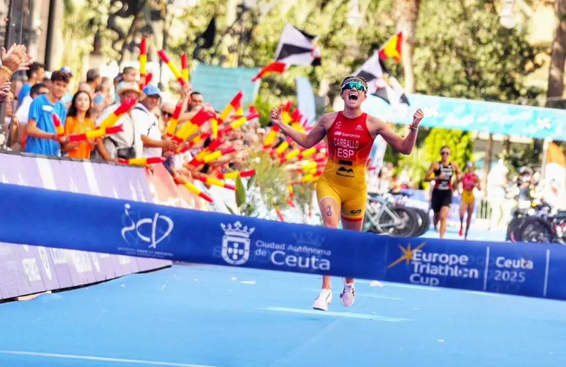 Espa&ntilde;a triunfa en la Copa de Europa de Triatl&oacute;n de Ceuta: Ana Carballo, medalla de oro. Foto: FETRI