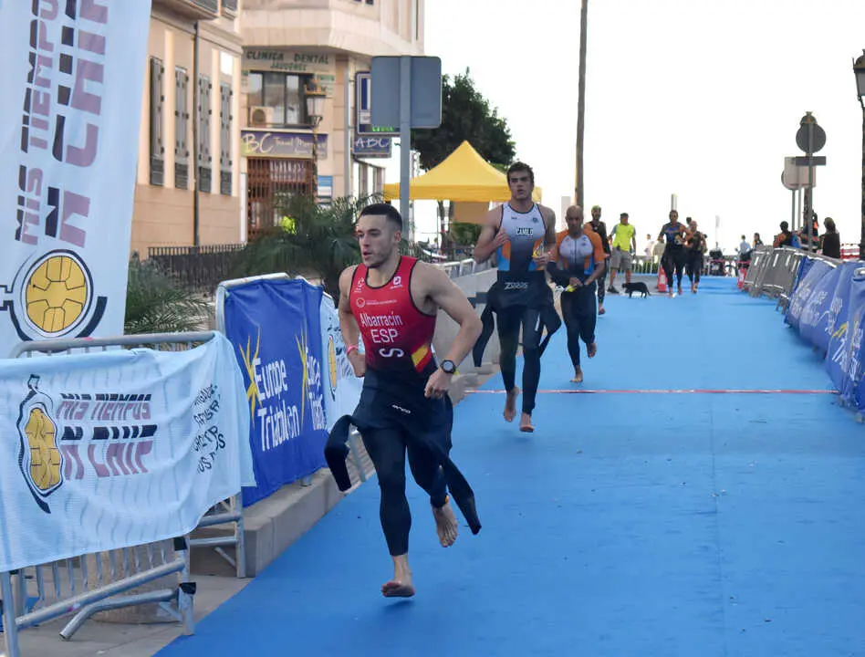 Triatl&oacute;n Ciudad de Ceuta celebrado en la previa de la Copa de Europa (8)