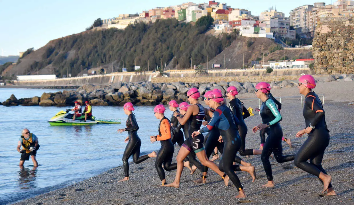 Triatl&oacute;n Ciudad de Ceuta celebrado en la previa de la Copa de Europa (2)