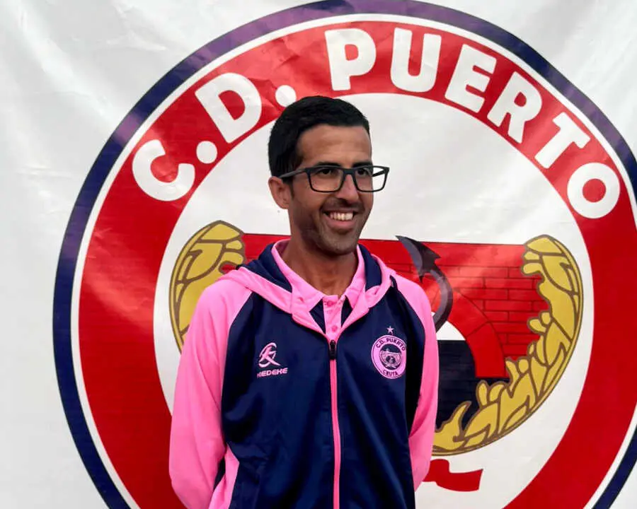 El Club Deportivo Puerto presenta sus nuevas camisetas (12)