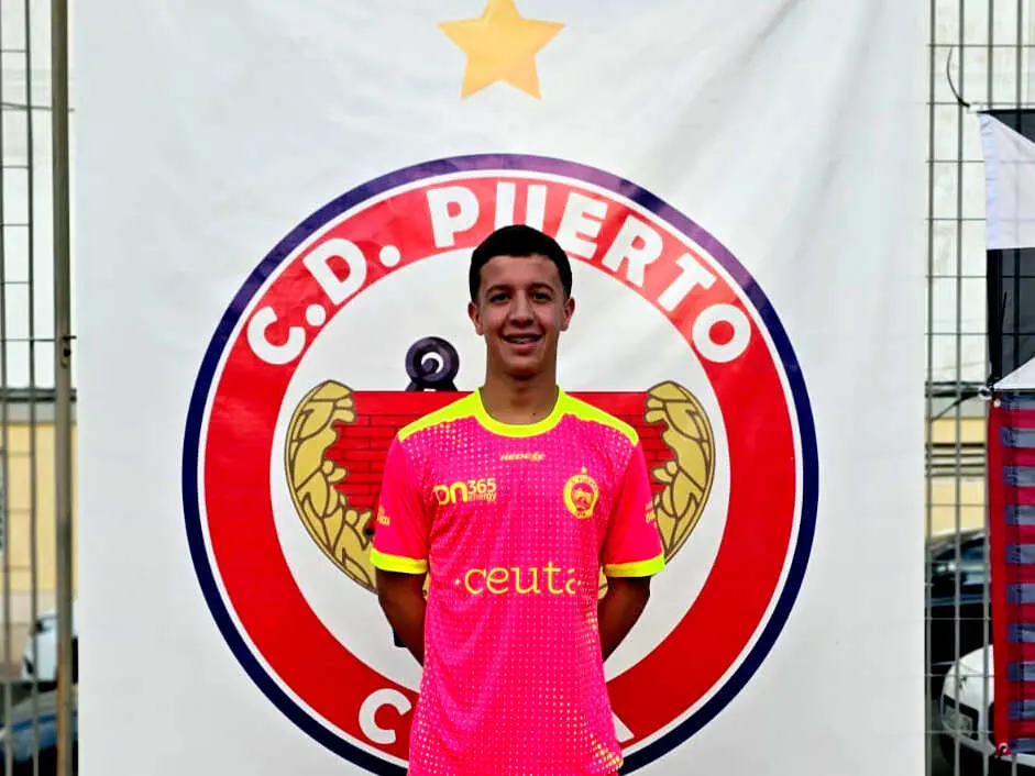 El Club Deportivo Puerto presenta sus nuevas camisetas (3)