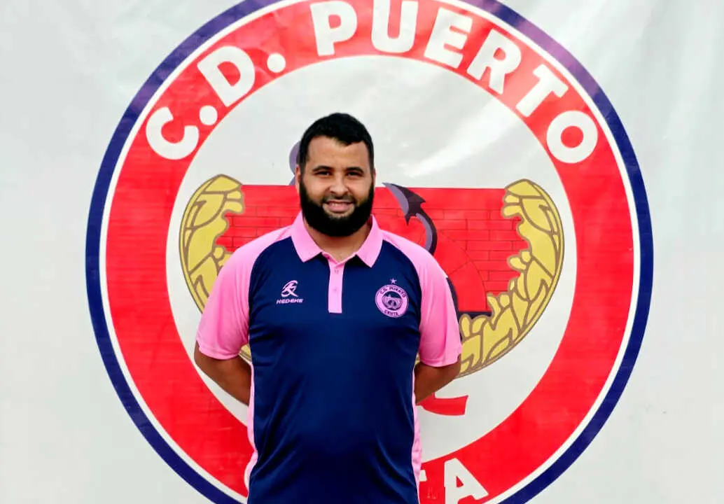 El Club Deportivo Puerto presenta sus nuevas camisetas (1)