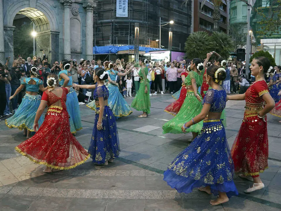 Acto del encendido del Diwali 2025