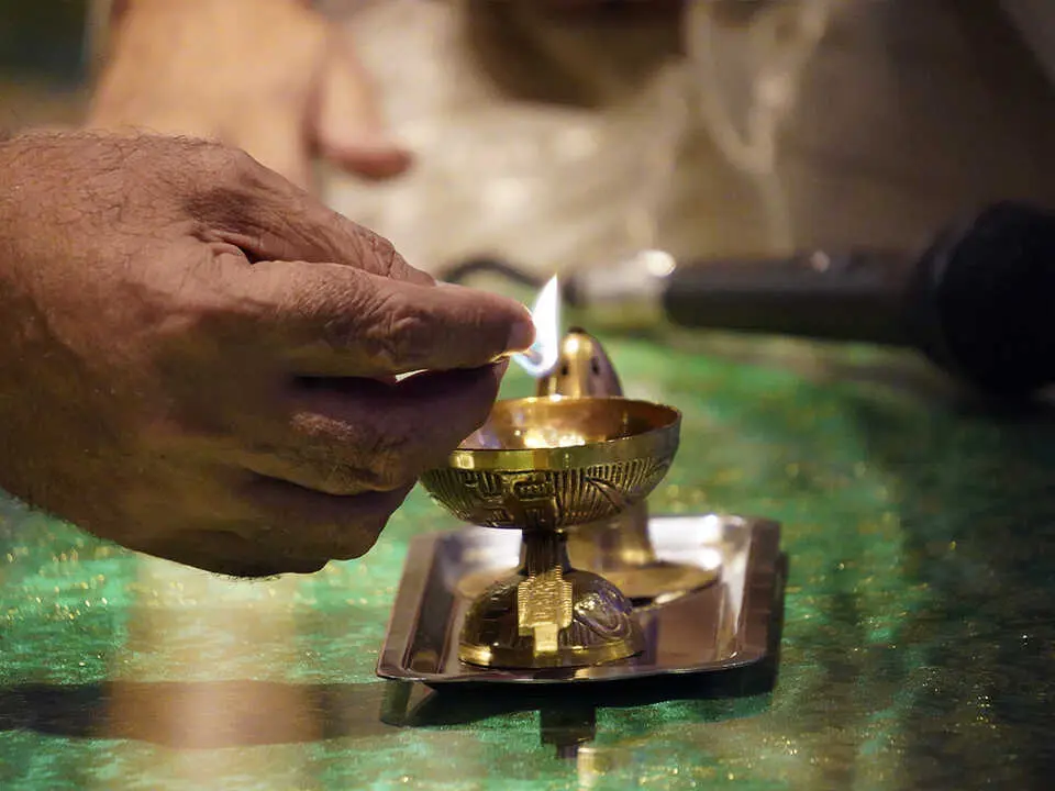 Acto del encendido del Diwali 2025