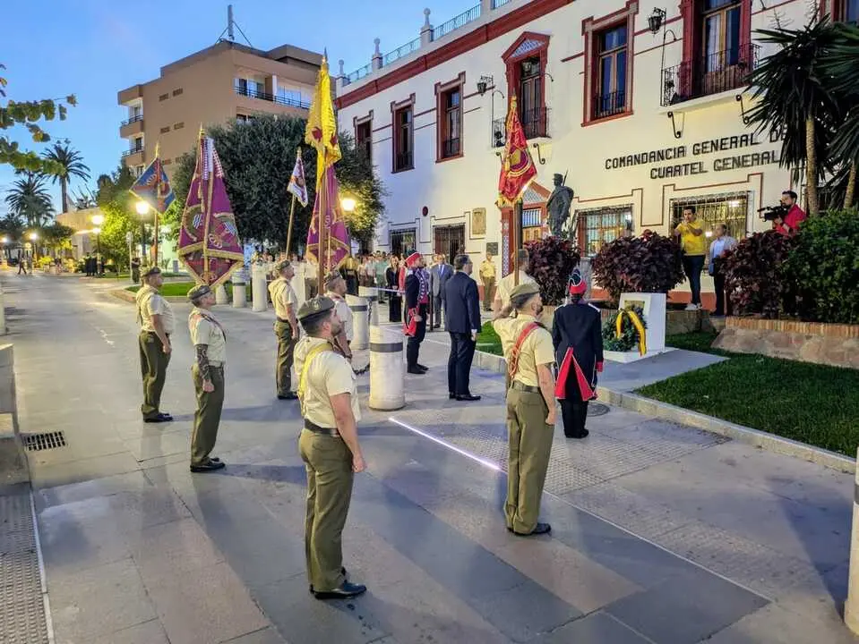 Arriado de Bandera protagonizado por el RING-7 / Rafa B&aacute;ez