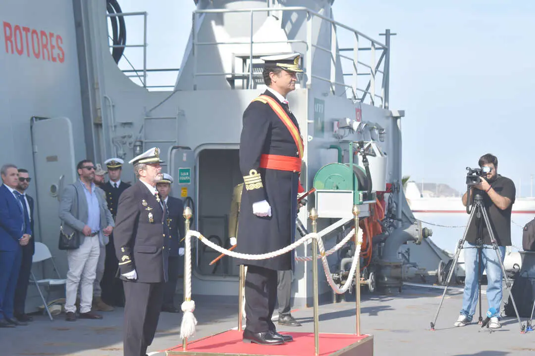 Jura de Bandera Civil celebrada en el Buque 'Castilla' de la Armada  (14)