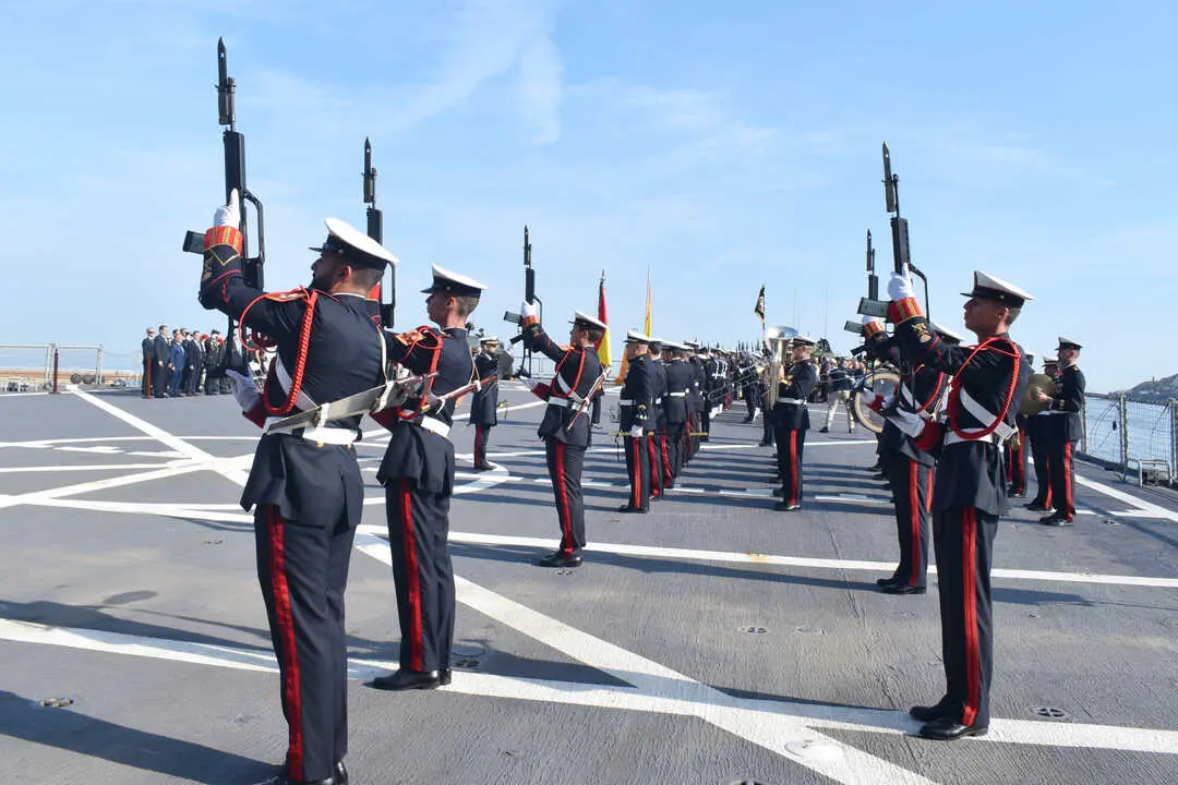 Jura de Bandera Civil celebrada en el Buque 'Castilla' de la Armada  (11)