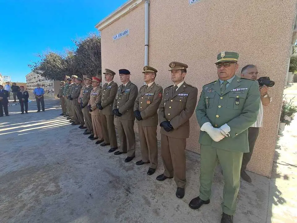 Homenaje a los ca&iacute;dos por Espa&ntilde;a / C&eacute;sar Mart&iacute;n