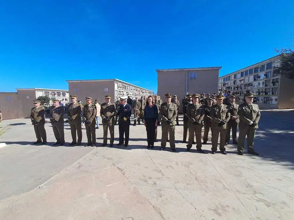 Homenaje a los ca&iacute;dos por Espa&ntilde;a / C&eacute;sar Mart&iacute;n