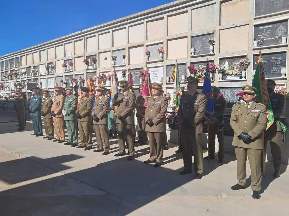 Homenaje a los ca&iacute;dos por Espa&ntilde;a / C&eacute;sar Mart&iacute;n