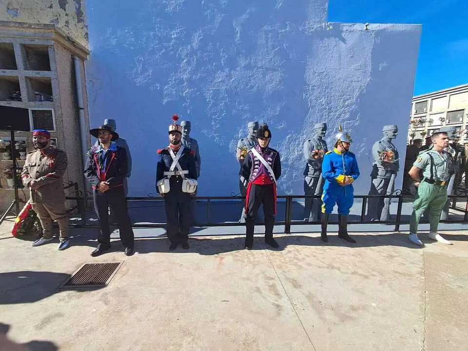 Homenaje a los ca&iacute;dos por Espa&ntilde;a / C&eacute;sar Mart&iacute;n