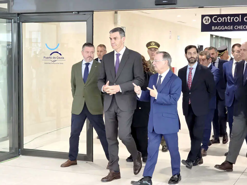 Im&aacute;genes de la visita del presidente del Gobierno, Pedro S&aacute;nchez, a la nueva Estaci&oacute;n Mar&iacute;tima de Ceuta (12)