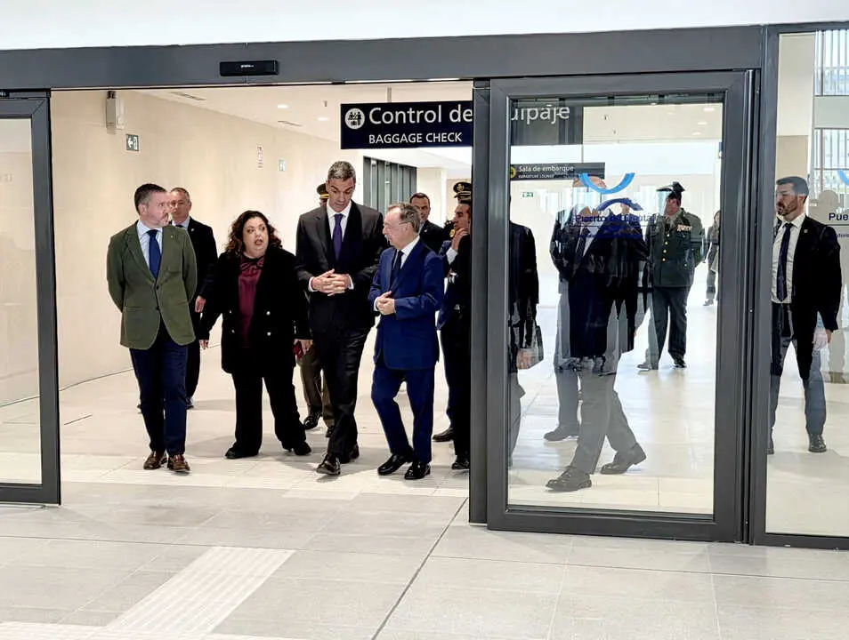 Im&aacute;genes de la visita del presidente del Gobierno, Pedro S&aacute;nchez, a la nueva Estaci&oacute;n Mar&iacute;tima de Ceuta (11)