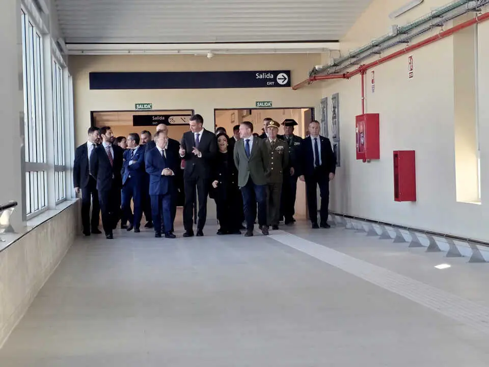 Im&aacute;genes de la visita del presidente del Gobierno, Pedro S&aacute;nchez, a la nueva Estaci&oacute;n Mar&iacute;tima de Ceuta (9)