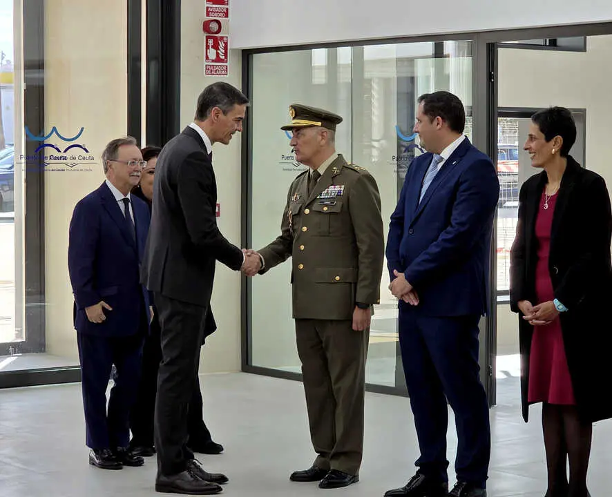 Im&aacute;genes de la visita del presidente del Gobierno, Pedro S&aacute;nchez, a la nueva Estaci&oacute;n Mar&iacute;tima de Ceuta (5)