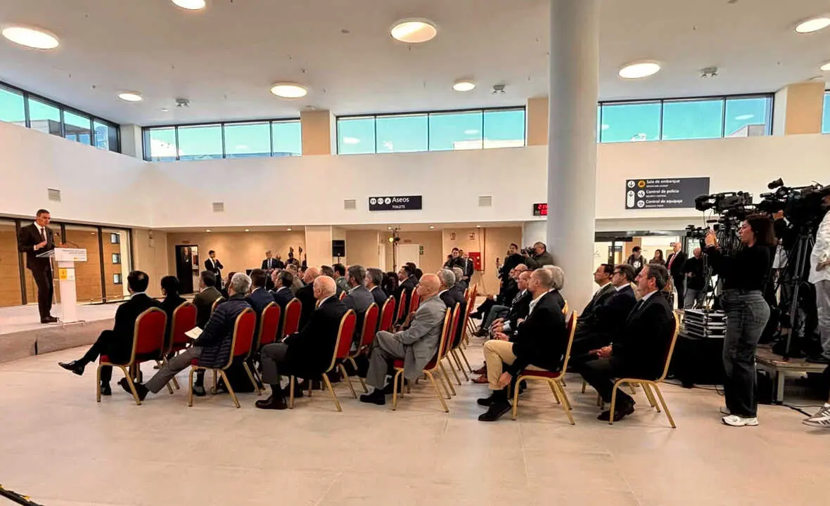 Im&aacute;genes de la visita del presidente del Gobierno, Pedro S&aacute;nchez, a la nueva Estaci&oacute;n Mar&iacute;tima de Ceuta (16)