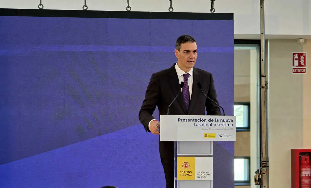 El presidente del Gobierno, Pedro S&aacute;nchez, interviene en el acto oficial en la nueva Estaci&oacute;n Mar&iacute;tima de Ceuta (2)