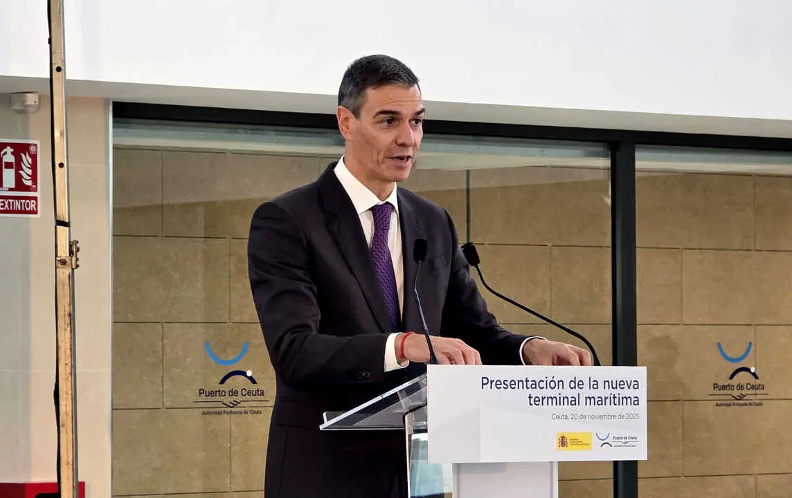 El presidente del Gobierno, Pedro S&aacute;nchez, interviene en el acto oficial en la nueva Estaci&oacute;n Mar&iacute;tima de Ceuta (1)