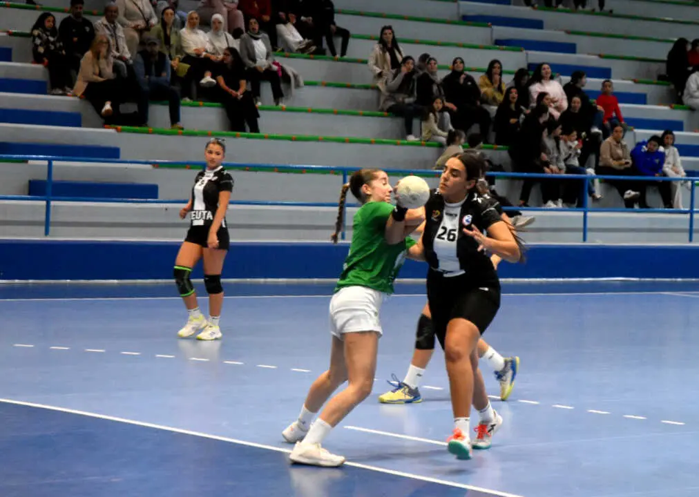 Encuentro entre Ceuta y Huelva del Campeonato de Andaluc&iacute;a de Balonmano (14)