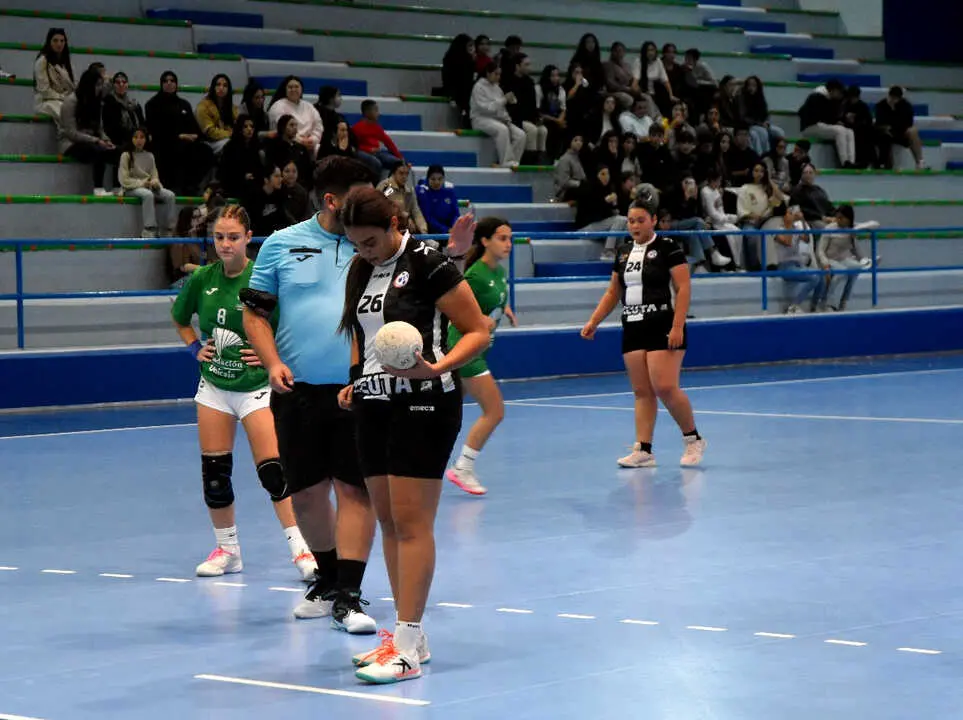 Encuentro entre Ceuta y Huelva del Campeonato de Andaluc&iacute;a de Balonmano (10)