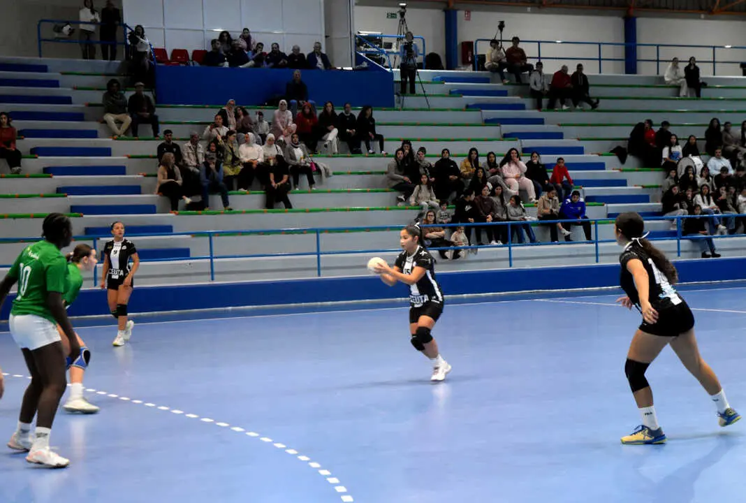 Encuentro entre Ceuta y Huelva del Campeonato de Andaluc&iacute;a de Balonmano (3)