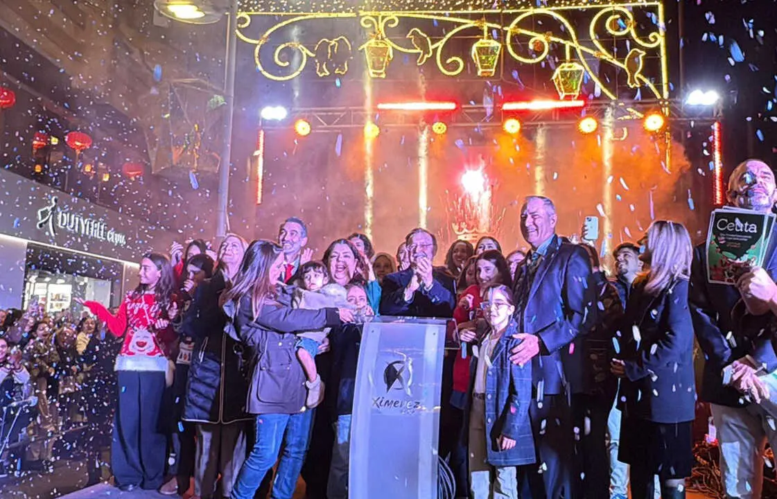 Inauguraci&oacute;n del Alumbrado de Navidad de Ceuta (4)