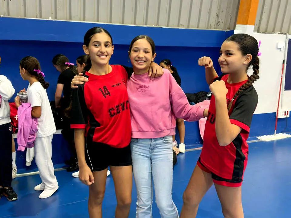 El Club Balonmano Ram&oacute;n y Cajal dice 'No' a la Violencia de G&eacute;nero (29)