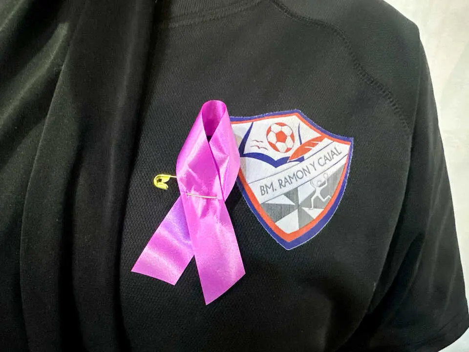 El Club Balonmano Ram&oacute;n y Cajal dice 'No' a la Violencia de G&eacute;nero (26)