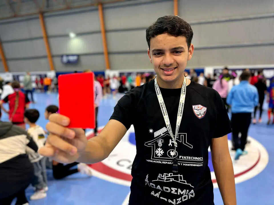 El Club Balonmano Ram&oacute;n y Cajal dice 'No' a la Violencia de G&eacute;nero (10)