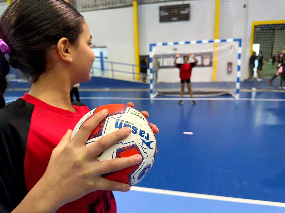 El Club Balonmano Ram&oacute;n y Cajal dice 'No' a la Violencia de G&eacute;nero