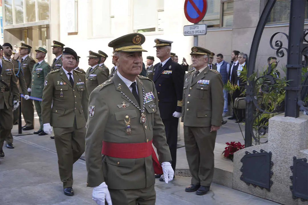 Entrega de la Medalla de Plata al  Regimiento de Caballer&iacute;a Montesa n&ordm;3